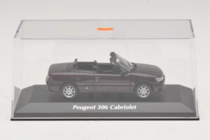 Peugeot 306 Cabriolet Violet Métallisé Maxichamps 1:43 940112834 Métal — image 4 sur 5