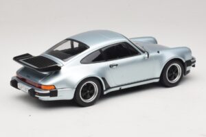 Porsche 911 930 Turbo 3.3 Argent KK-Scale 1:18 KKDC181444 Métal — image 2 sur 6