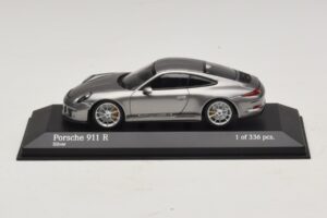 Porsche 911 991.1 R Argent Minichamps 1:43 410066224 Diecast