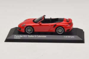 Porsche 911 991.1 Turbo S Cabriolet Rouge Minichamps 1:43 410067180 Métal