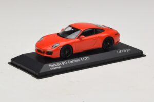 Porsche 911 991.2 Carrera 4 GTS Orange Minichamps 1:43 410067321 Métal — image 2 sur 5