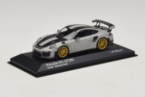 Porsche 911 991.2 GT2 RS Weissach Package Chalk Minichamps 1:43 410067220 Diecast — image 2 sur 5