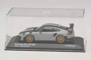 Porsche 911 991.2 GT2 RS Weissach Package Chalk Minichamps 1:43 410067220 Diecast — image 4 sur 5