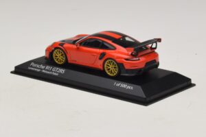 Porsche 911 991.2 GT2 RS Weissach Package Orange Minichamps 1:43 410067224 Métal — image 3 sur 5