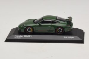 Porsche 911 991.2 GT3 Vert Minichamps 1:43 410066028 Métal