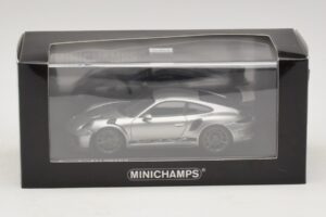 Porsche 911 991.2 GT3 RS Argent Minichamps 1:43 410067020 Diecast — image 5 sur 5