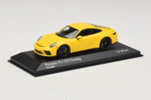 Porsche 911 991.2 GT3 Touring Jaune Minichamps 1:43 410067421 Métal — image 2 sur 5