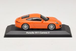 Porsche 911 991 Carrera S Orange Maxichamps 1:43 940060221 Métal