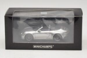 Porsche 911 992 Carrera 4S Cabriolet Argent Minichamps 1:43 410069330 Métal — image 5 sur 5