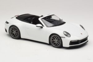 Porsche 911 992 Carrera 4S Cabriolet Blanc Minichamps 1:18 155067330 Métal — image 4 sur 6