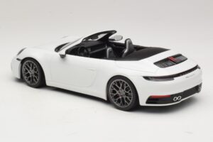 Porsche 911 992 Carrera 4S Cabriolet Blanc Minichamps 1:18 155067330 Métal — image 5 sur 6