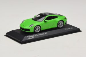 Porsche 911 992 Carrera 4S Vert Minichamps 1:43 410069322 Métal — image 2 sur 5