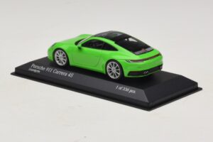 Porsche 911 992 Carrera 4S Vert Minichamps 1:43 410069322 Métal — image 3 sur 5