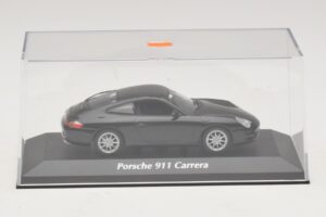 Porsche 911 996 Carrera Noir Maxichamps 1:43 940061020 Métal — image 4 sur 5