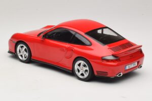 Porsche 911 996 Turbo Rouge KK-Scale 1:18 KKDC181474 Métal — image 5 sur 6