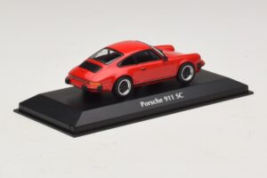 Porsche 911 SC Rouge Maxichamps 1:43 940062021 Métal — image 2 sur 5