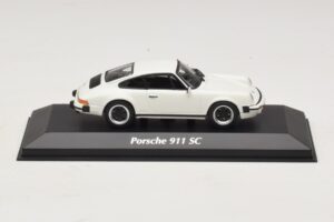 Porsche 911 SC Blanc Maxichamps 1:43 940062020 Diecast