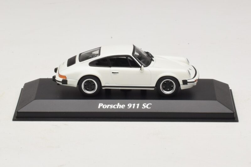 Porsche 911 SC Blanc Maxichamps 1:43 940062020 Diecast