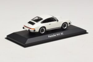Porsche 911 SC Blanc Maxichamps 1:43 940062020 Diecast — image 2 sur 5