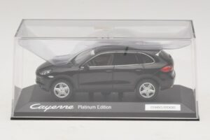 Porsche Cayenne 9PA Édition Platine Noir Minichamps 1:43 WAP0200160E Métal — image 4 sur 5