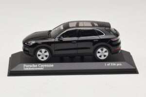 Porsche Cayenne Noir Métallisé Minichamps 1:43 410066301 Métal