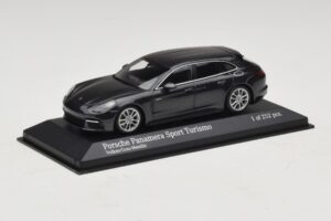 Porsche Panamera 971 4 E-Hybrid Sport Turismo Gris Minichamps 1:43 410066112 Diecast — image 2 sur 5