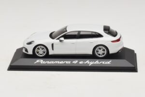 Porsche Panamera 971 4 E-Hybrid Blanc Minichamps 1:43 WAP0207620H Métal