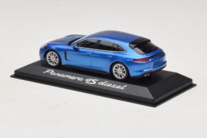 Porsche Panamera 971 4S Diesel Bleu Métallisé Minichamps 1:43 WAP0207600H Métal — image 3 sur 5