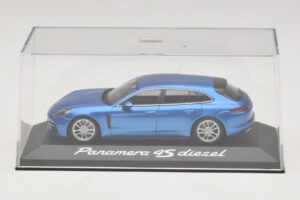 Porsche Panamera 971 4S Diesel Bleu Métallisé Minichamps 1:43 WAP0207600H Métal — image 4 sur 5