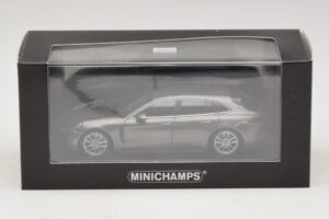 Porsche Panamera 971 Sport Turismo 4S Gris Minichamps 1:43 410066111 Métal — image 5 sur 5