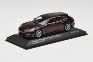 Porsche Panamera 971 Sport Turismo 4S Rouge Minichamps 1:43 410066110 Métal — image 2 sur 5