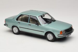 Renault 18 Vert Clair MCG 1:18 MCG18596 Métal — image 4 sur 6