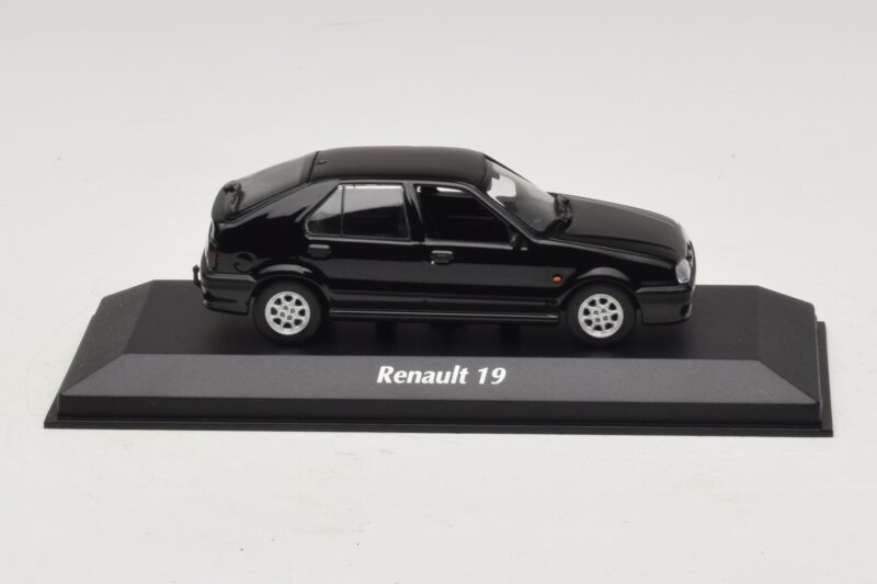 Renault 19 Noir Maxichamps 1:43 940113701 Diecast