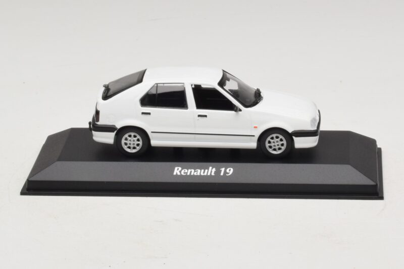 Renault 19 Blanc Maxichamps 1:43 940113700 Diecast