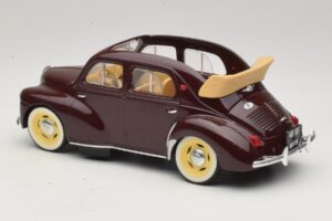 Renault 4CV Marron Solido 1:18 8048 Métal — image 5 sur 6