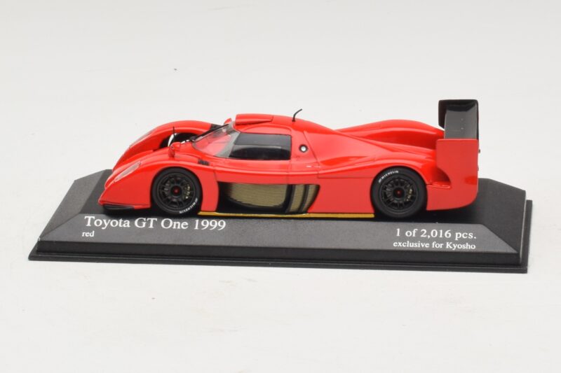 Toyota GT-One TS020 Street Rouge Minichamps 1:43 433991603 Métal