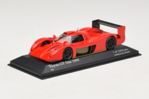 Toyota GT-One TS020 Street Rouge Minichamps 1:43 433991603 Métal — image 2 sur 5