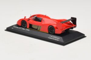 Toyota GT-One TS020 Street Rouge Minichamps 1:43 433991603 Métal — image 3 sur 5