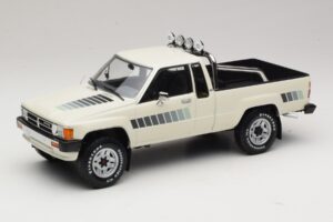 Toyota Hilux N50 Xtra Cab 4x4 Blanc KK-Scale 1:18 KKDC181564 Métal