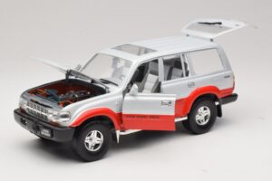 Toyota Land Cruiser J80 Argent Rouge Road Legends 1:18 92098 Métal — image 2 sur 8