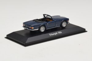 Triumph TR6 Bleu Foncé Maxichamps 1:43 940132570 Diecast — image 2 sur 5