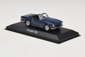 Triumph TR6 Bleu Foncé Maxichamps 1:43 940132570 Diecast — image 3 sur 5