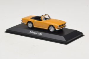 Triumph TR6 Orange Maxichamps 1:43 940132571 Métal — image 3 sur 5