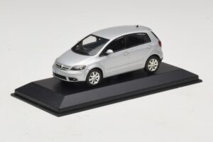 Volkswagen Golf Plus Mk5 Argent Boîte De Remplacement Minichamps 1:43 400054370-R1 Métal — image 2 sur 5