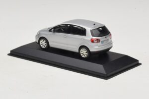 Volkswagen Golf Plus Mk5 Argent Boîte De Remplacement Minichamps 1:43 400054370-R1 Métal — image 3 sur 5
