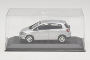 Volkswagen Golf Plus Mk5 Argent Boîte De Remplacement Minichamps 1:43 400054370-R1 Métal — image 4 sur 5