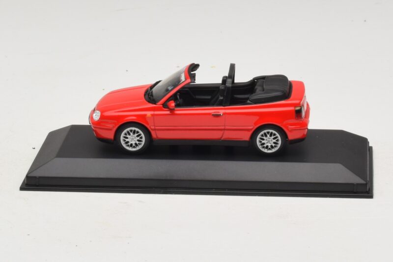 Volkswagen Golf Mk4 Cabriolet Rouge Édition Concessionnaire Minichamps 1:43 GOLF006 Métal