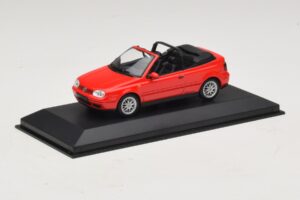 Volkswagen Golf Mk4 Cabriolet Rouge Édition Concessionnaire Minichamps 1:43 GOLF006 Métal — image 2 sur 5