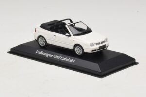 Volkswagen Golf Mk4 Cabriolet Blanc Maxichamps 1:43 940058330 Métal — image 3 sur 5