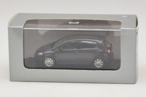 Volkswagen Golf Plus Mk5 Noir Minichamps 1:43 GOLF007 Métal — image 5 sur 5